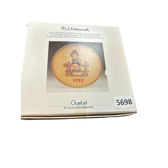 M.J. Hummel 1992 Annual Plate By Goebel - 7.5" Porcelain Collector's Edition - Picture 8 of 8